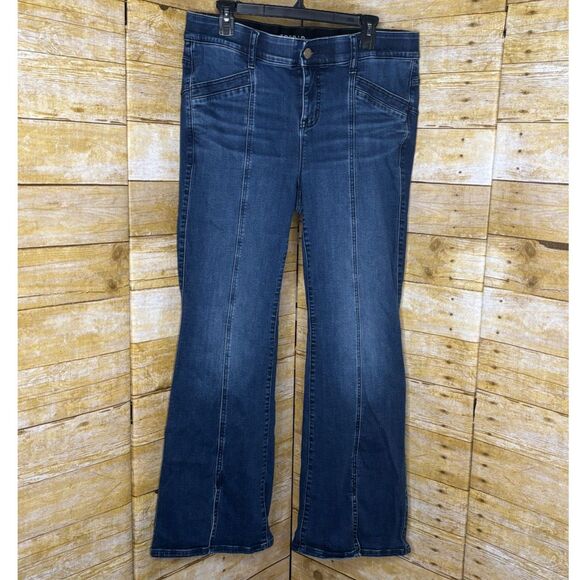 TORRID SUPER SOFT BOMBSHELL FLARE CASUAL CLASSIC EVERYDAY WEAR DENIM JEANS SZ.16 - Picture 1 of 4